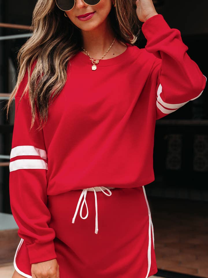 Varsity-Streifen-Pullover und Minirock-Set für den Großhandel von LALA LOO