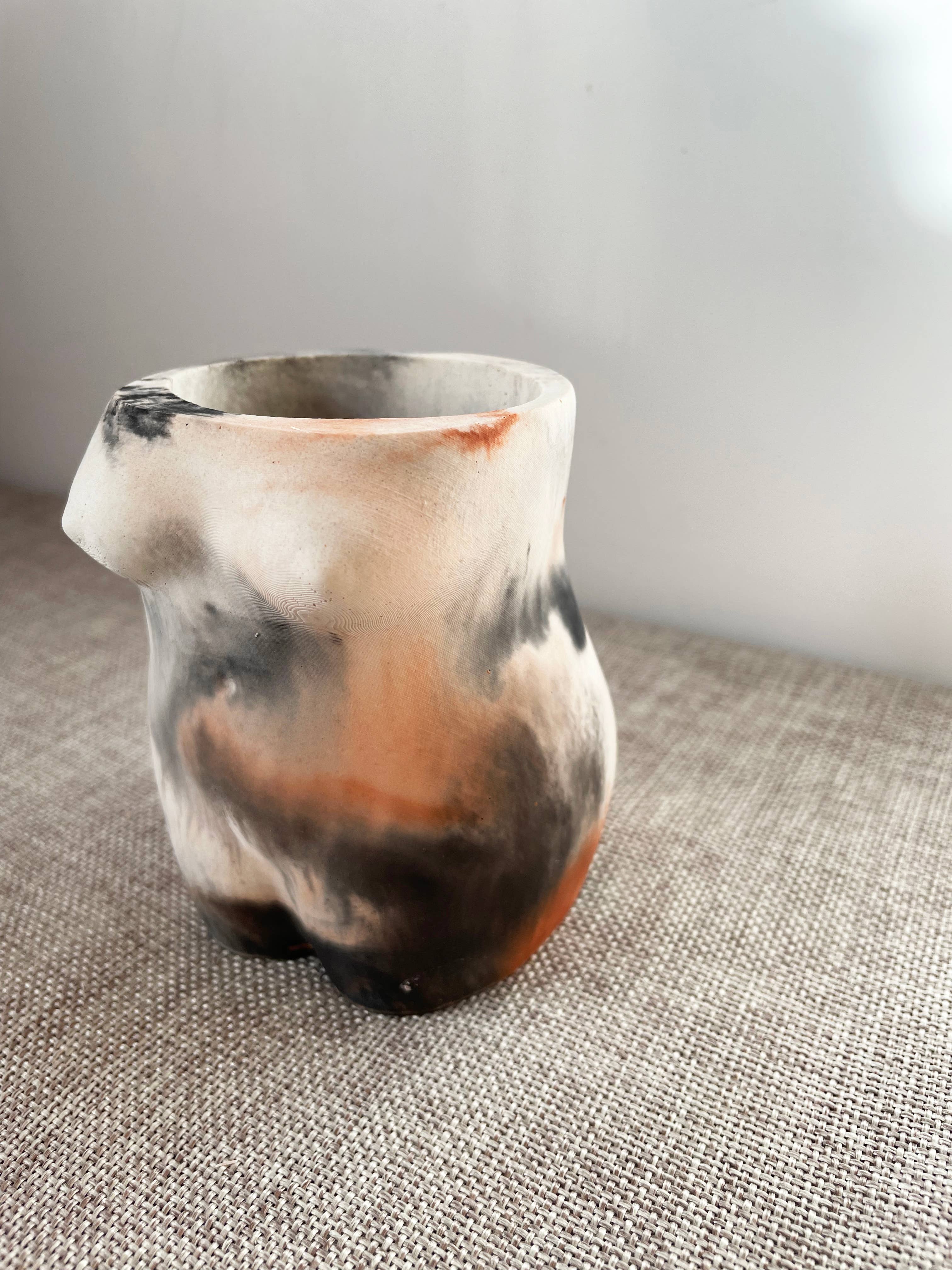 Maureen Luxe Studio – wholesale Vase – Rosa Female Body Vase1