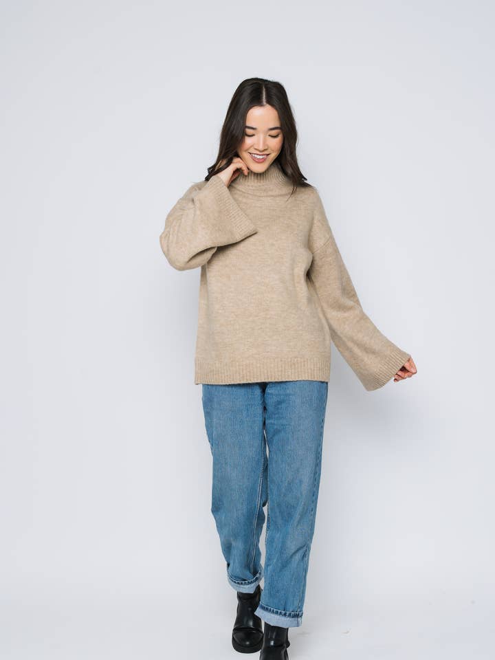 Fawn Ellison-Oversize Pullover for wholesale on Faire0