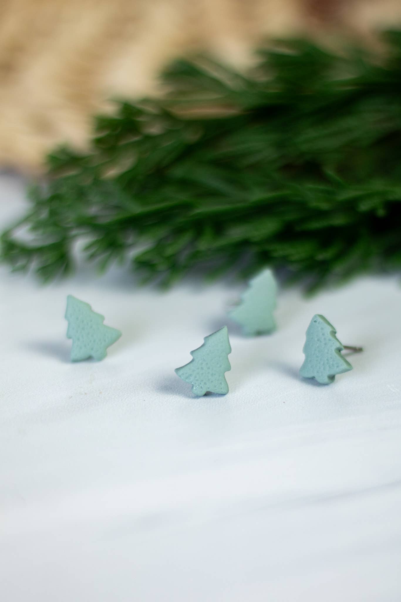 EJ Clay Co – Großhandel Ohrstecker – Mini-Ohrstecker mit Weihnachtsmotiv7