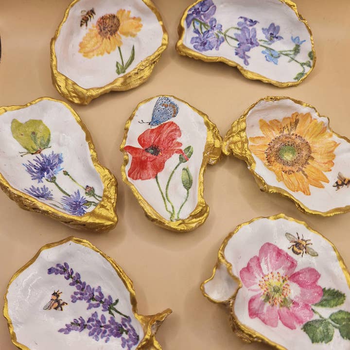 7 x Platillos de Conchas con Flores Bonitas para Joyas para venta al por mayor de Bee my Oyster