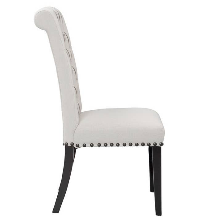 Glamour Home - Vente Chaises - Ensemble de chaises de salle à manger en tissu beige Aleki avec boutons capitonnés5