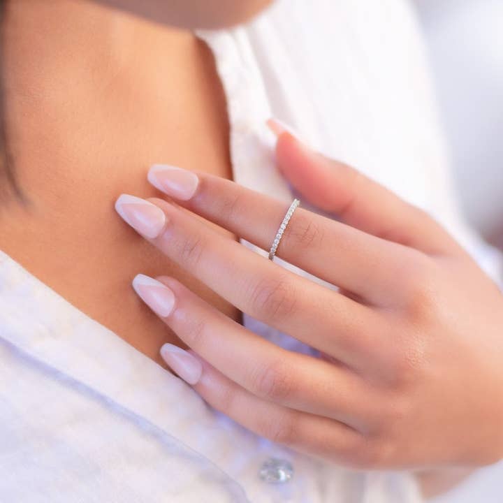 Senoval Jewelry Co. - Vendita all'ingrosso Anelli multipietra - Fascia in moissanite Halo Eternity7