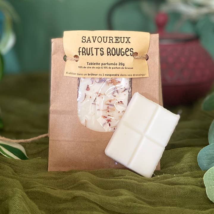 Lilium Blanc - Wholesale Wax Melt - Red fruits scented wax melt, soy wax and petals0