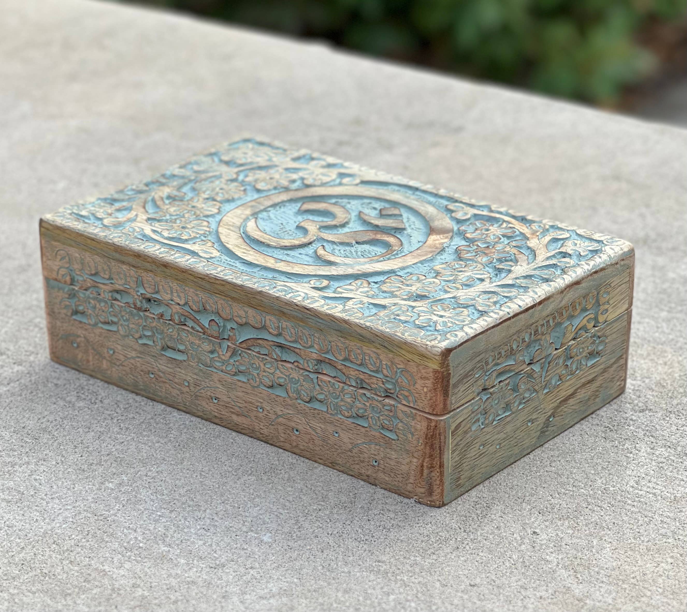 Lungta Imports – Großhandel Dekoschachteln – Hindu OM Handgeschnitzte Holzkiste zum Andenken11
