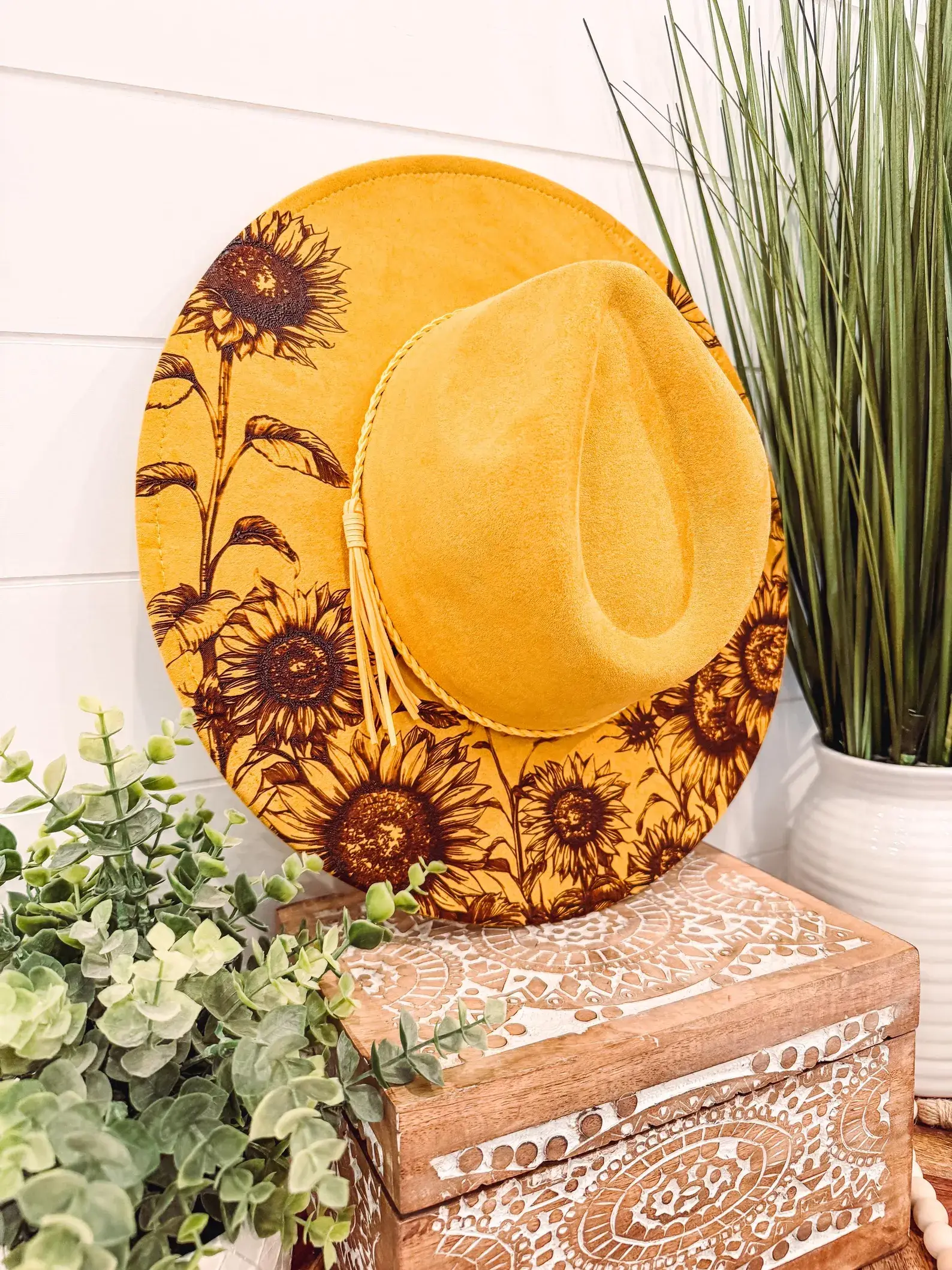 Willie & Dolly Designs – wholesale Fedora - Dam – Graverad blommig hatt2