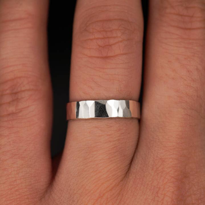 Hannah Naomi – wholesale Cocktail/statement ring – Essential Band, Sterling Silver