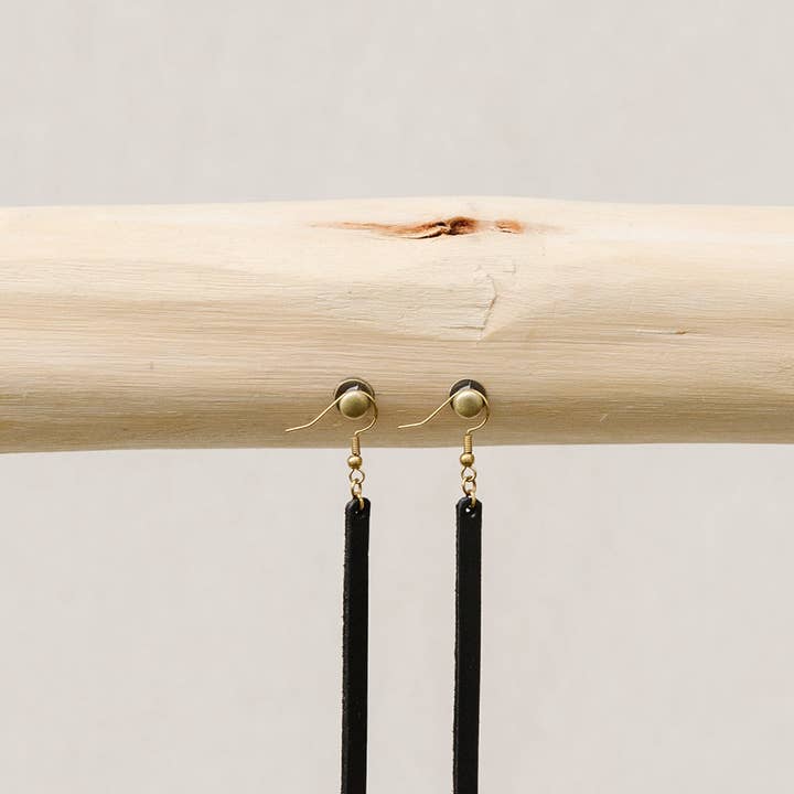 LIV THAI - Wholesale Dangle Earrings - Black - Pretty Simple