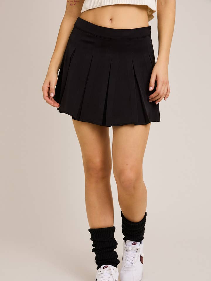 MID-RISE PLEATED MINI SKIRT for wholesale by LE LIS