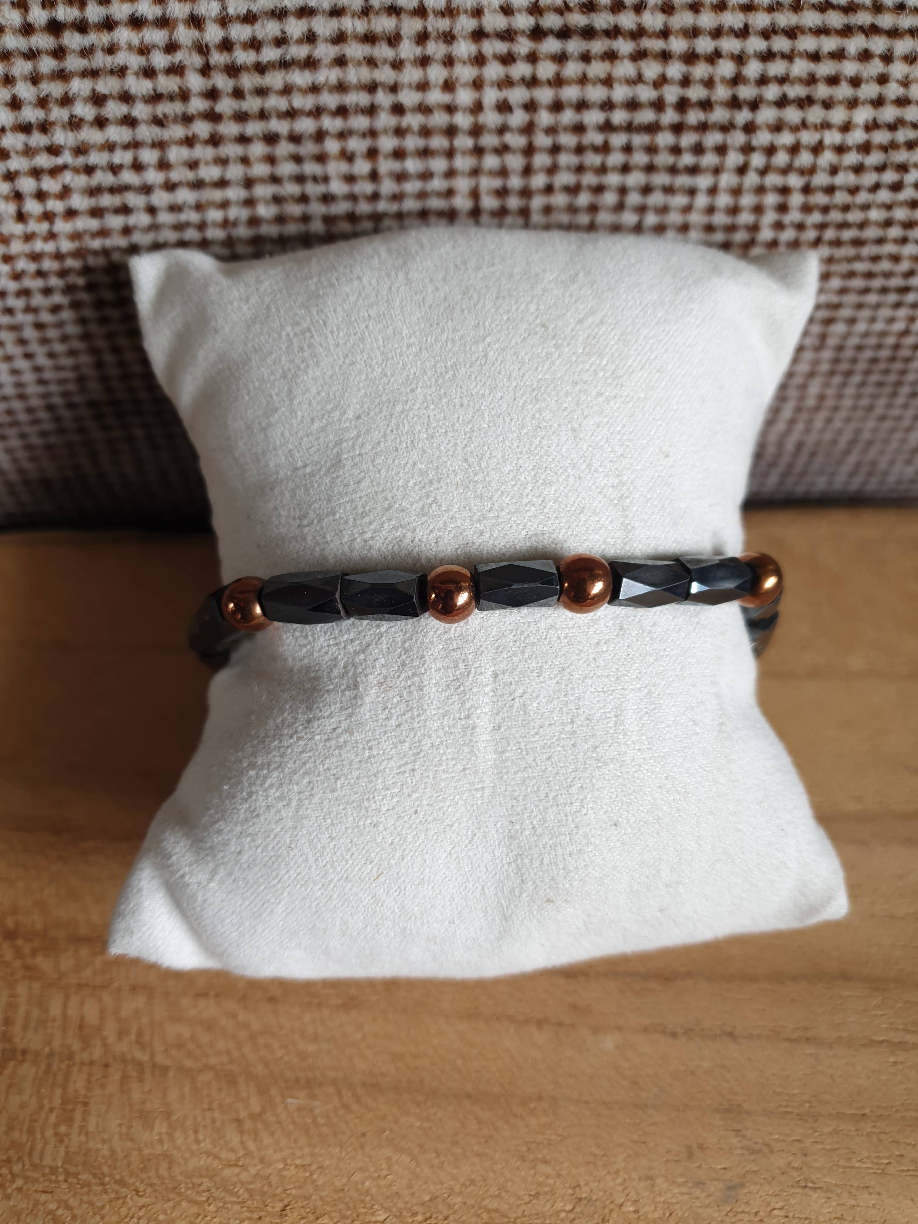 Lapiseum - Wholesale Beaded Bracelet - magnetic bloodstone bracelet1