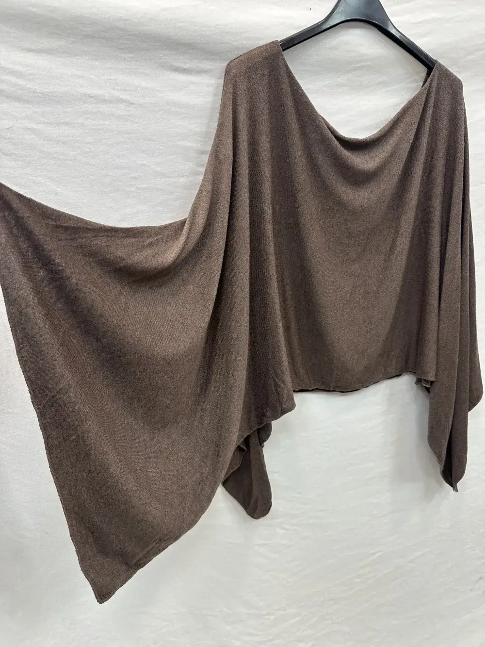 Mimi & Gogo - Wholesale Poncho - Women's - Fine Knit Poncho with Side Slit8