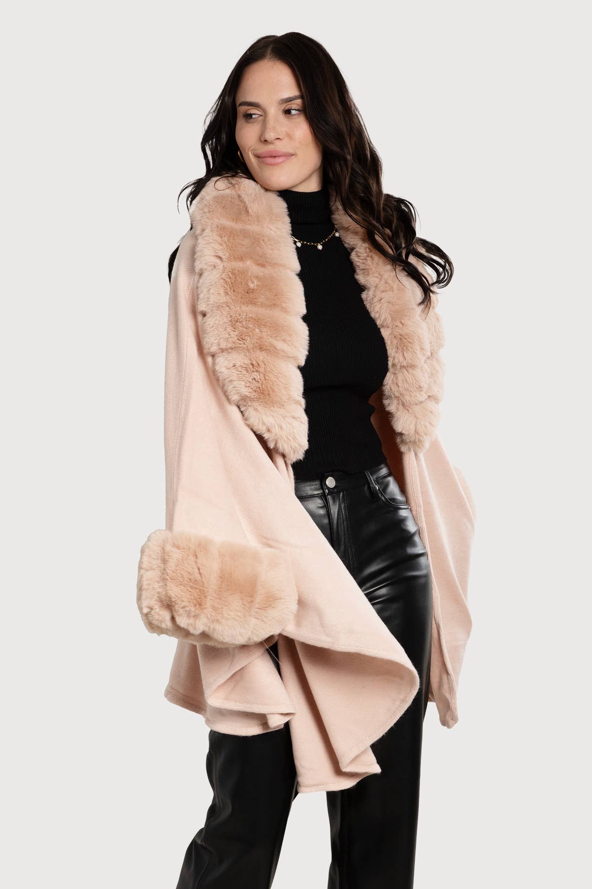 SAACHI – Engroshandel Kimono - Dame – Faux fur fest kimono jakke15