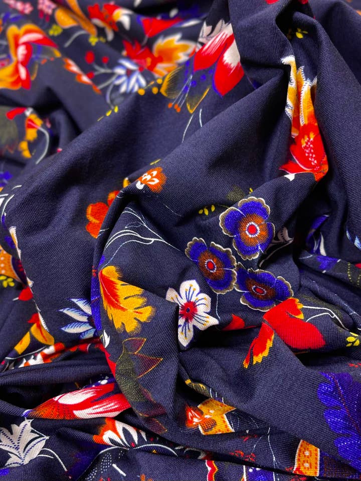 Tissu en maille de viscose lycra de haute qualité fabriqué en Italie. pour la vente par Ermani Group Inc - Sustainable High-End Fabrics