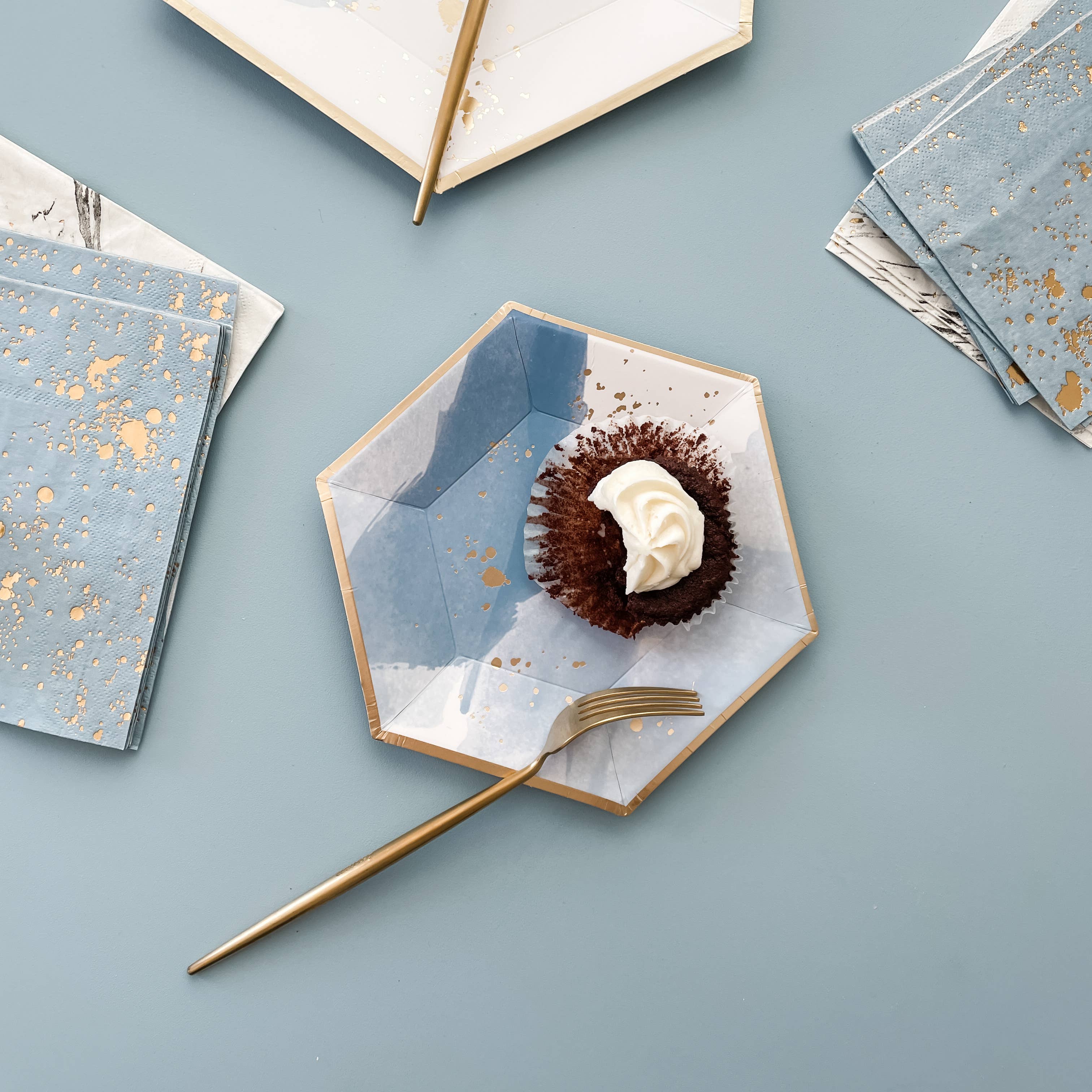 Harlow & Grey – Großhandel Einwegteller – Malibu - Kleine blaue Aquarell-Pappteller7