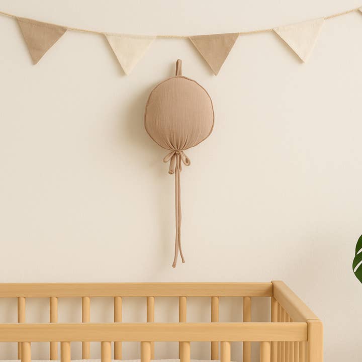 Hydrophilic balloon nursery decoration - Sand for wholesale by Rammelaartje