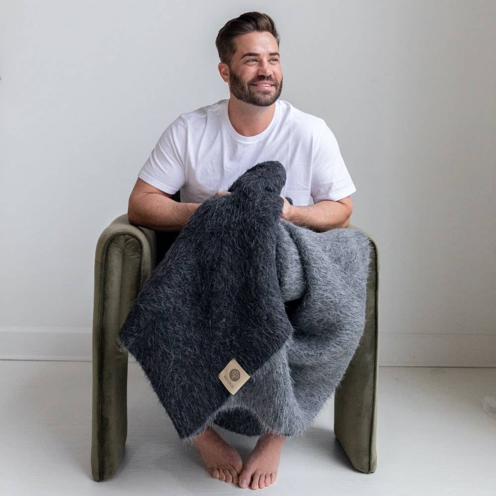 BIG LOViE - Wholesale Throw Blanket - Suri Collection16