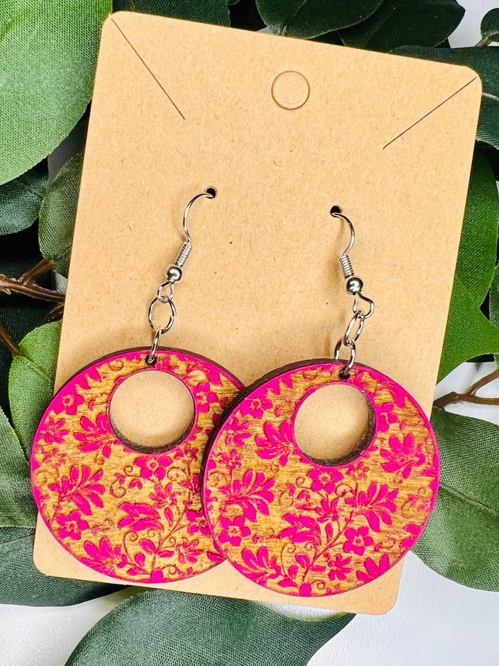 Orecchini Floreali per la vendita all'ingrosso da parte di The Rustic Rose, LLC