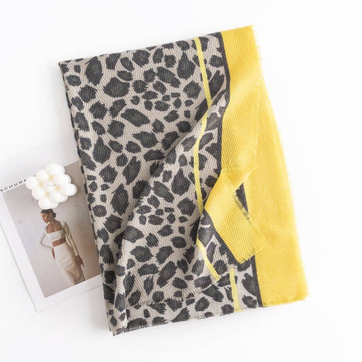Funkyrel® Atzbranding Limited - Wholesale Scarf - Women's - Scarvii - Leopard Print Winter Scarf