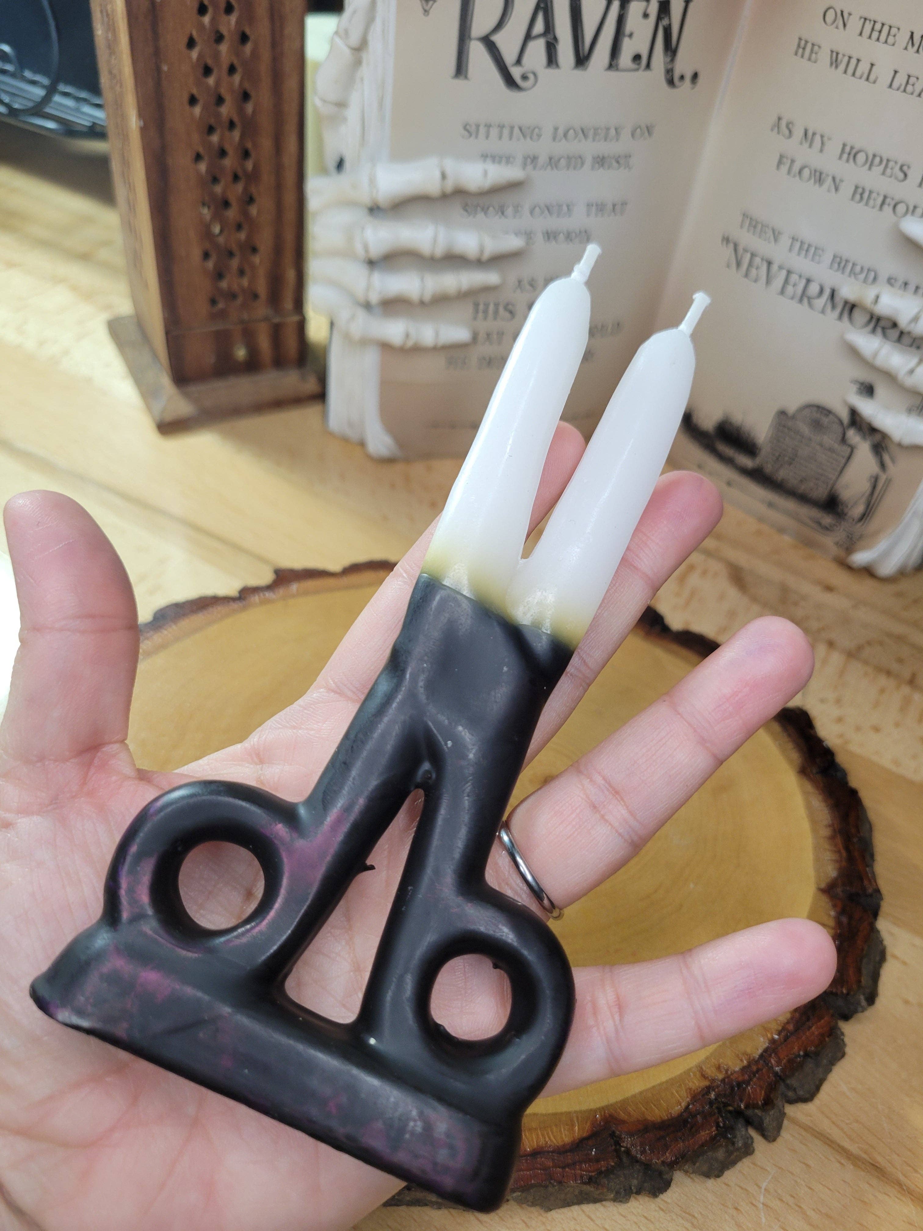 My Magic Place Shop - Wholesale Novelty Candle - White & Black  Scissors shape candle- Cord cutting4