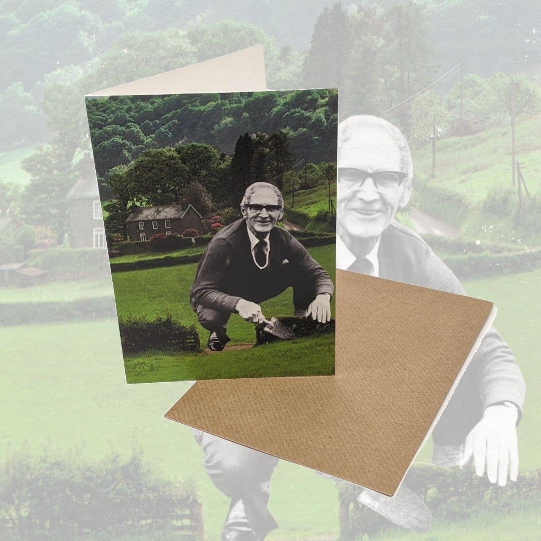 LocalHotelParking – wholesale Everyday greeting card – Down at the Bottom of the Garden - Greetings Card0