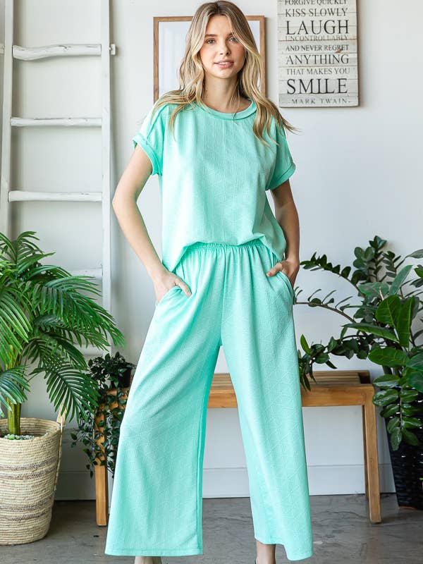 7th Ray - Wholesale Loungeset - Dames - Stevige Getextureerde Korte Mouw Wijde Pijpen Broek Lounge Set TP55040