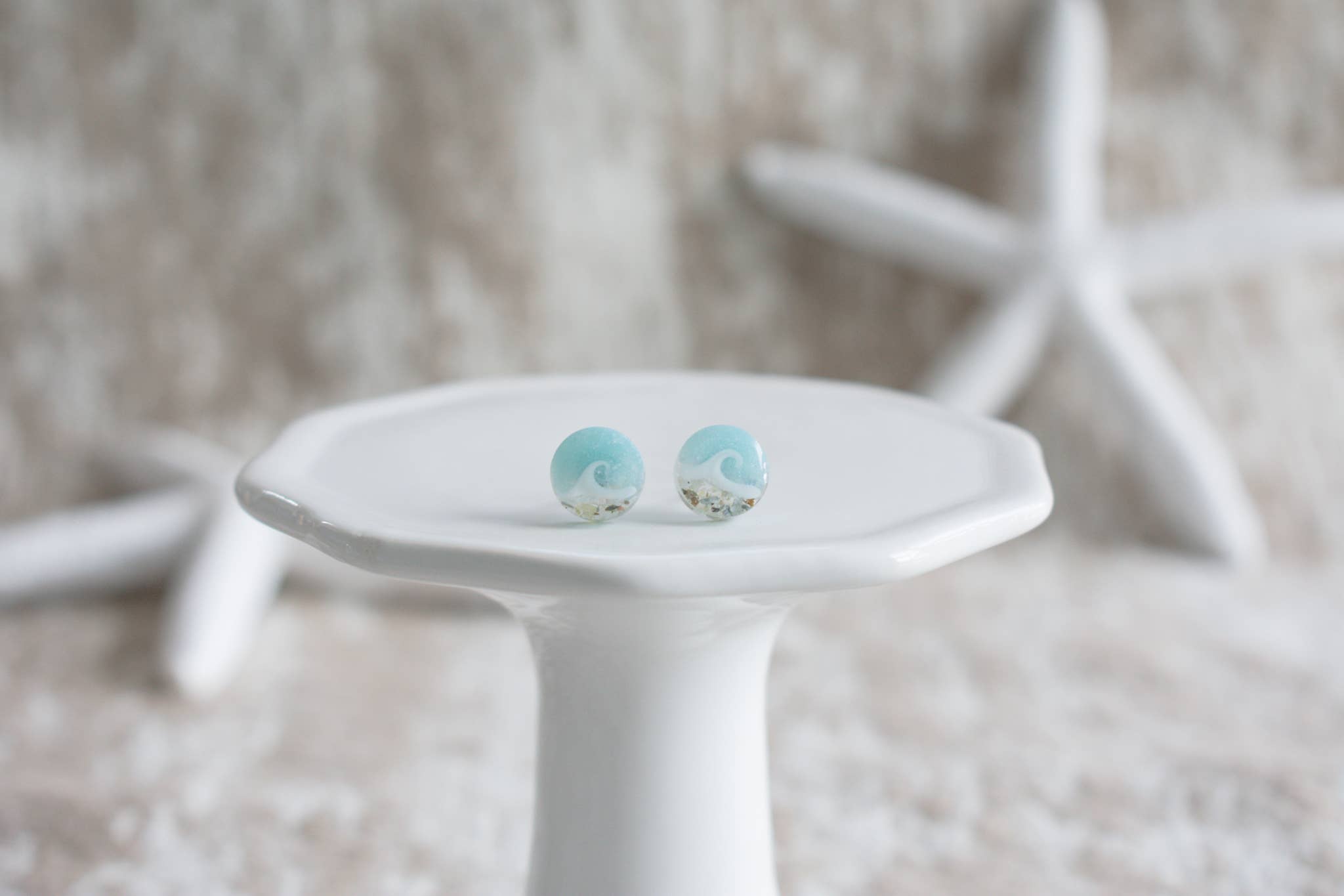 Sandy Beaches Shop - Wholesale Knopjes/oorstekers - Op maat gemaakte mini-wave-oorknopjes van zand | Beach Sand 9