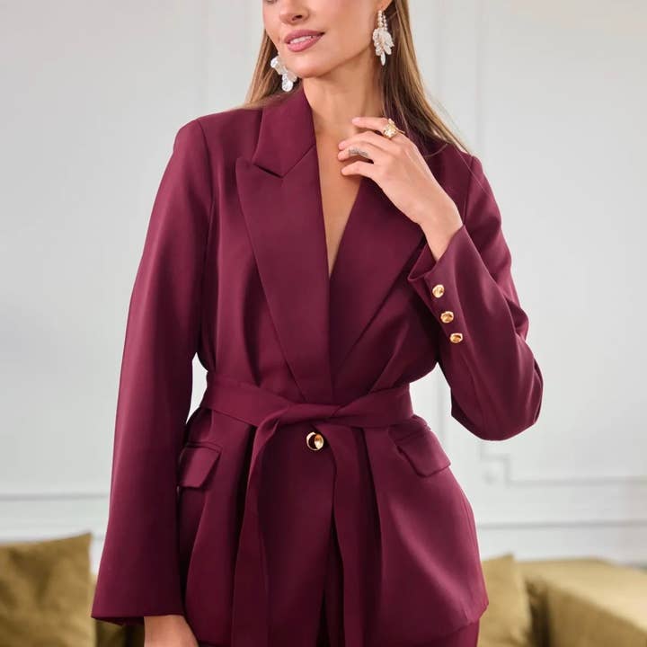 Veste tailleur ceinturée - 3213 et autres tendances Résultats pour costume en vente B2B. Retours gratuits et paiement à 60 jours sur Faire sur Faire.