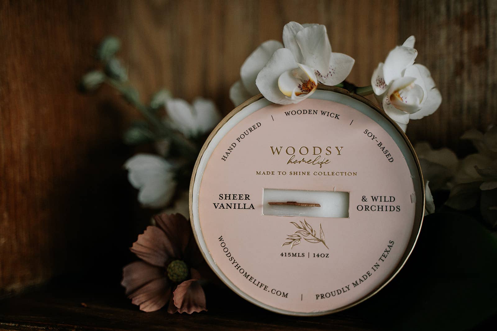 Woodsy Homelife – Vela em jarro/copo por atacado – Vela de Soja Pura de Baunilha e Orquídea Selvagem - Latão Sólido 14oz2