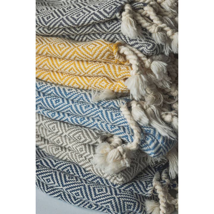 The Bali Market - Wholesale Bath Towel - Diamond Design Bath Towel with Unbleached Tassels
