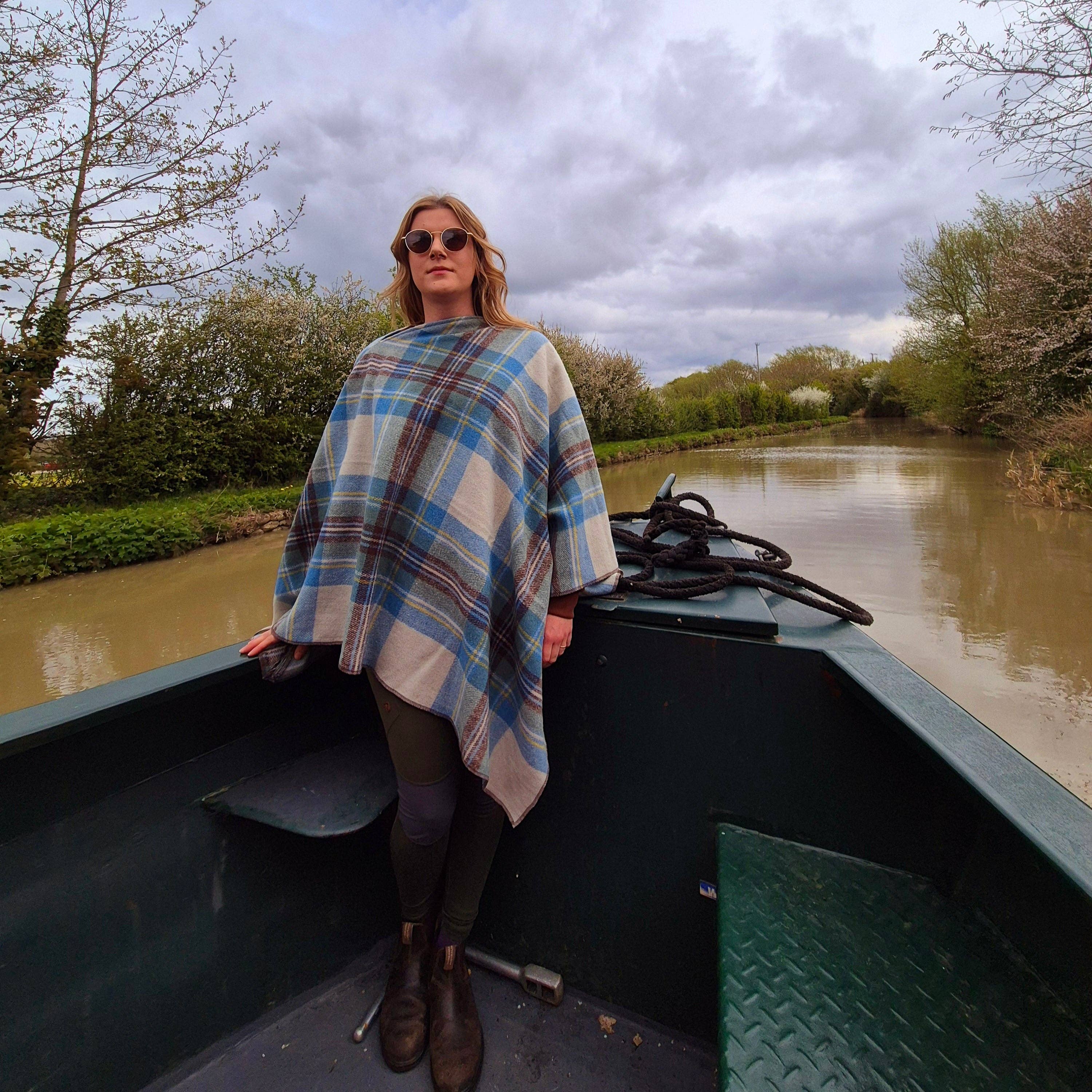 Journeyman Handcraft – wholesale Poncho – Men′s – Wool Poncho1