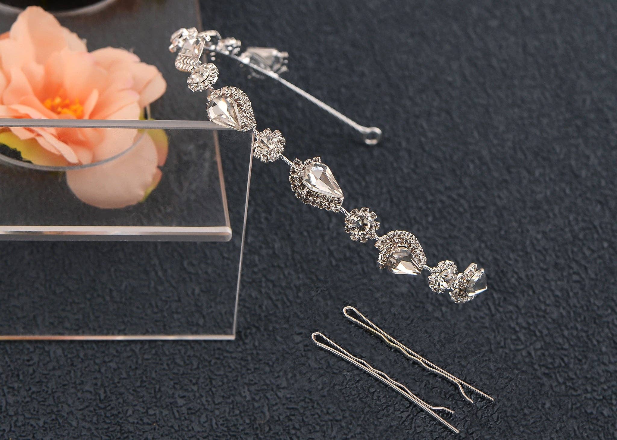 Plata Tiaras de Novia Plateadas Vid de Cabello de Cristal de Circonio de venta al por mayor en Faire2