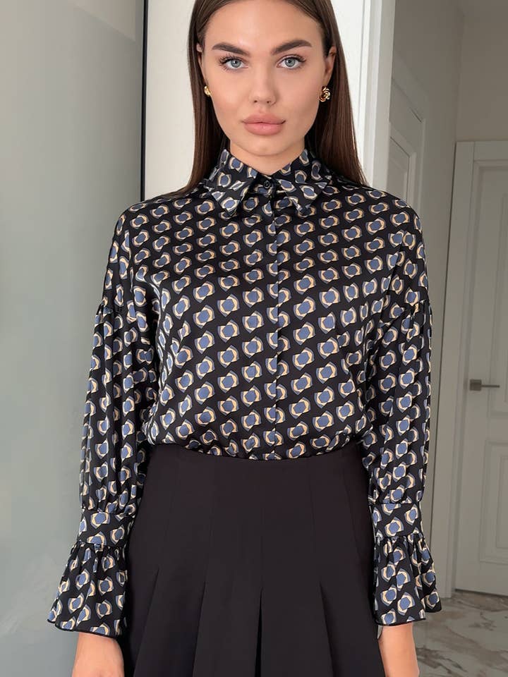 Sort løstsiddende skjorte for engroshandel hos Azuri Fashion Group