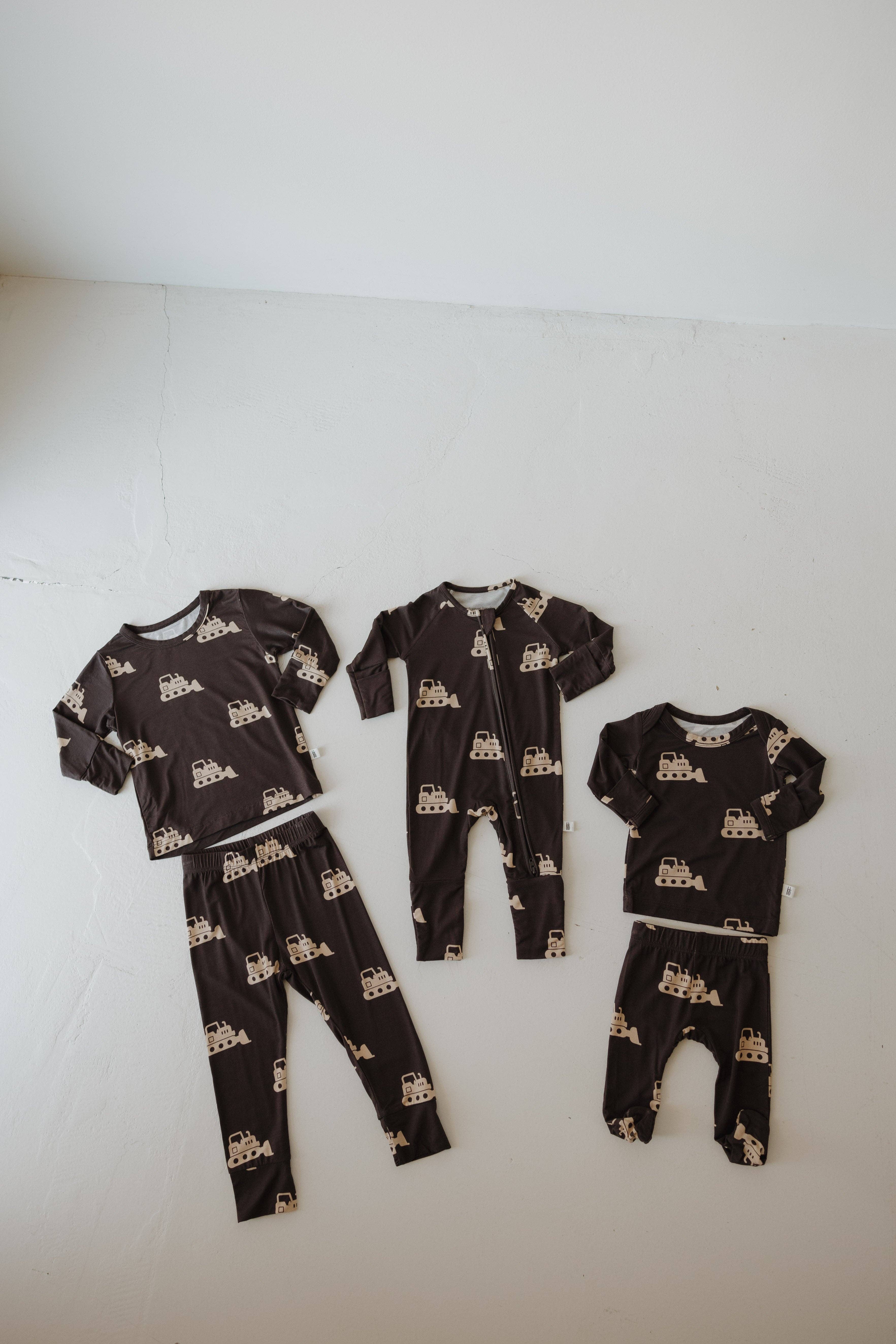 Forever French Baby - Wholesale Sleepsuit - Baby - Bamboo Zip Pajamas | Bulldozer5