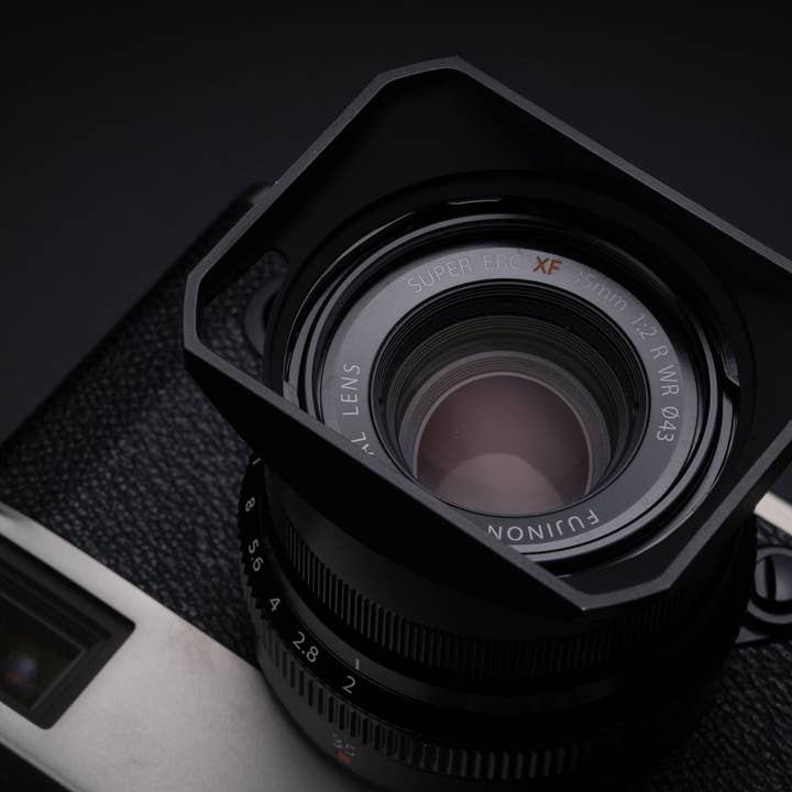 Squarehood - Wholesale Camera strap - Model V for Fujinon XF 23mm f2 / XF 35mm f23