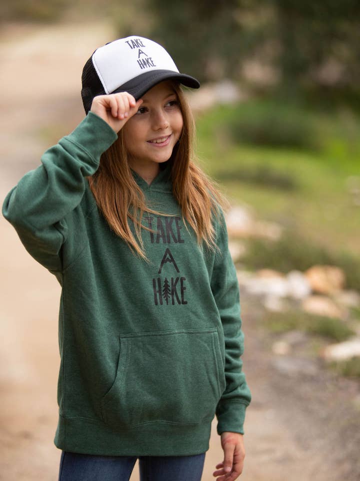 Outdoorable Apparel - Vente Sweat à capuche – enfant - Sweat à capuche Take A Hike Vert mousse et noir1