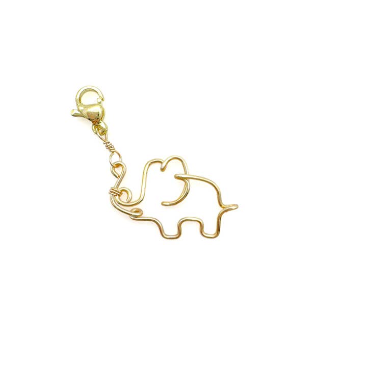 Charme en fil d'or éléphant pour la vente par Alegria Accessories Inc.