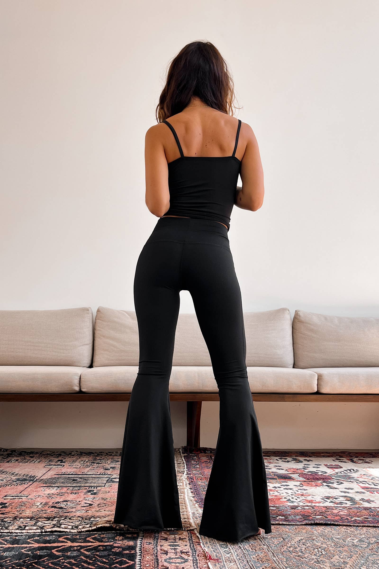 Teeki Boutique + WithLove USA Made ~ Wholesale - Vendita all'ingrosso Pantalone - Donna - Con Amore ♡ Pantaloni a Zampa Neri a Vita Alta e Corti6