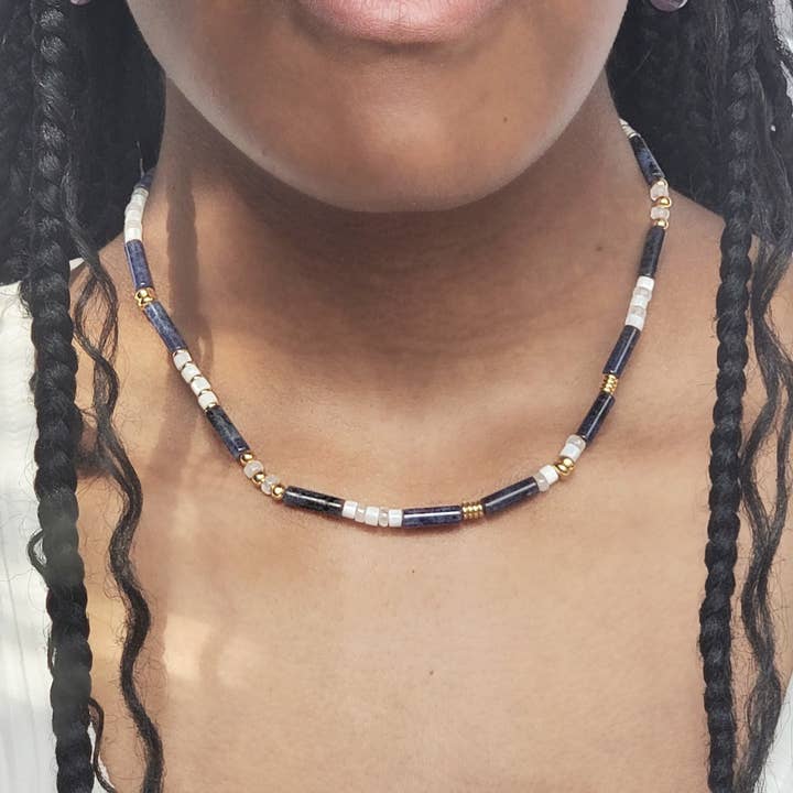 Halskette mit Sodalith-Perlen für den Großhandel von The Casson Collection