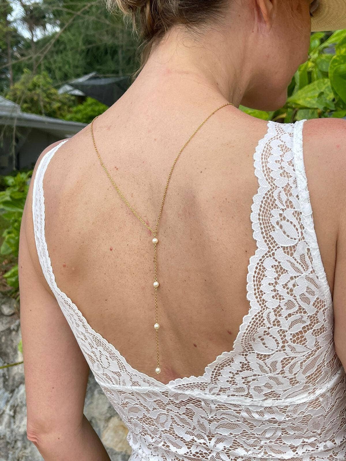 L'atelier du 6 - Vente Chaînes visage/corps - Bijou dos nu mariée - Collier doré fin à perles nacrées3