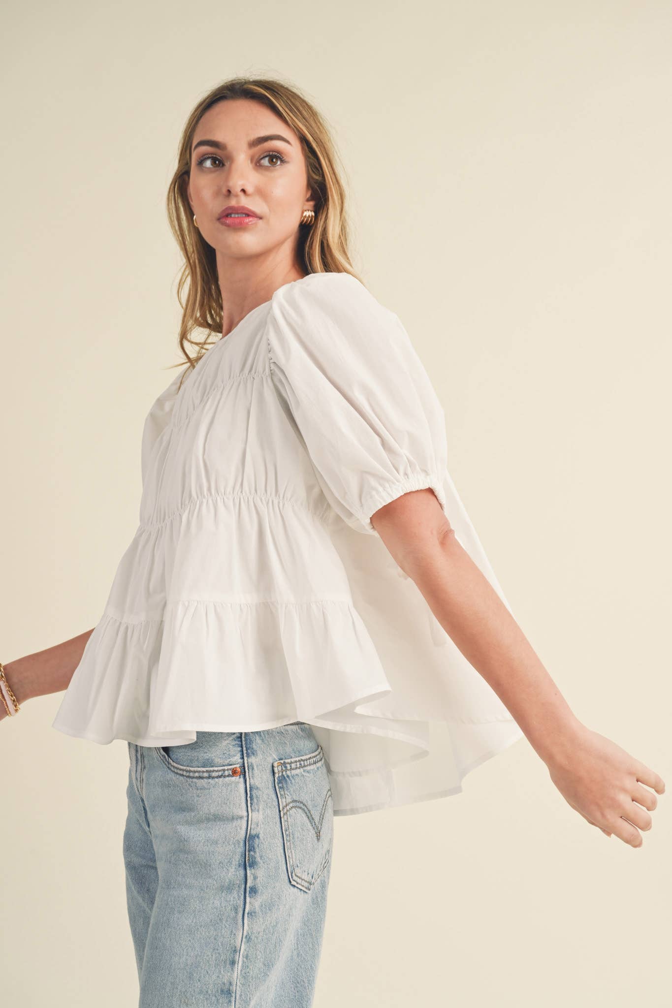 &MERCI - Wholesale Blouse - Women's - TIERED SHIRRING PUFF SLEEVE TOP MTP308147