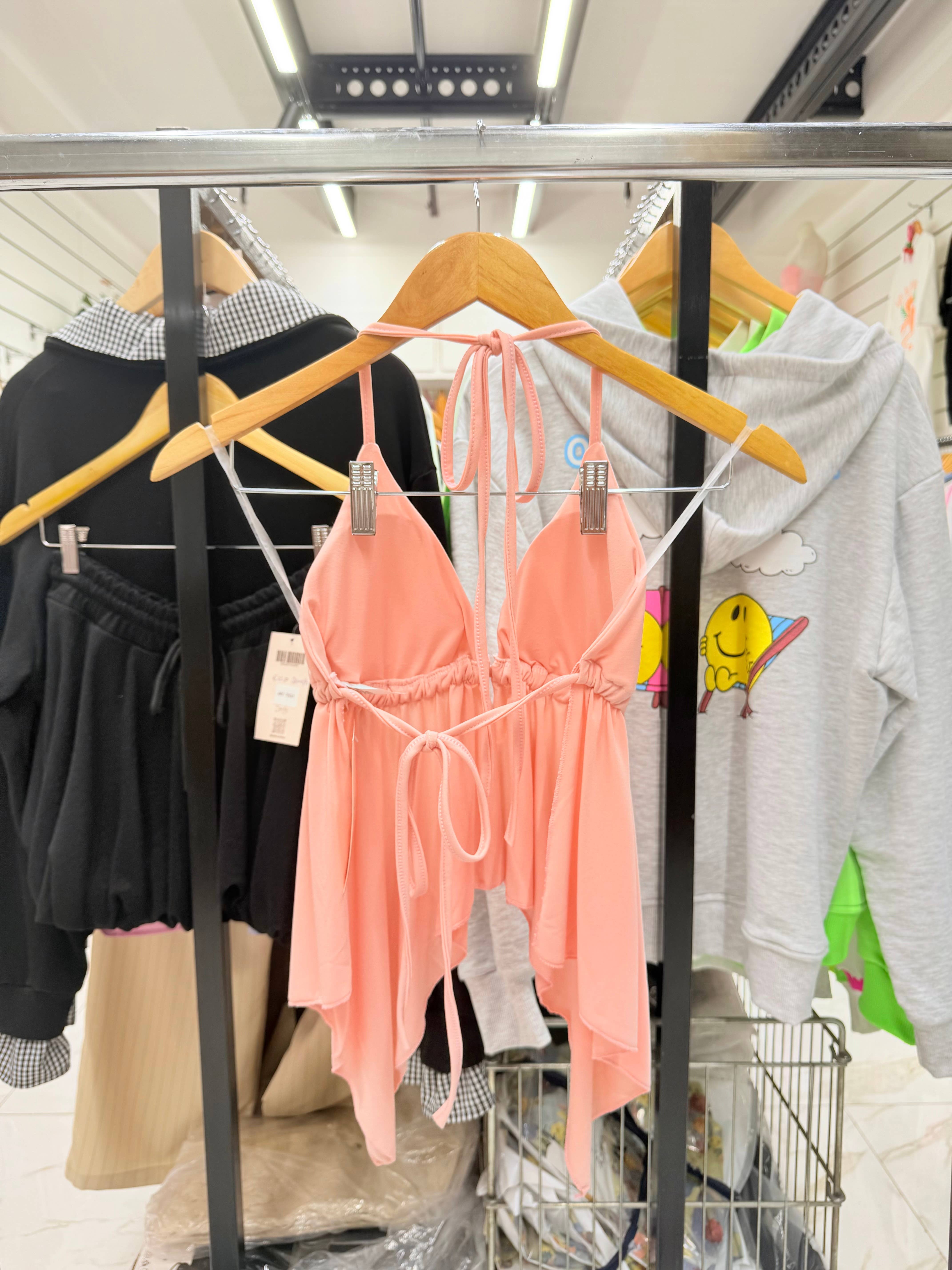 Lyserød Top med åben ryg og elastisk pasform med polstrede skåle for engroshandel på Faire1