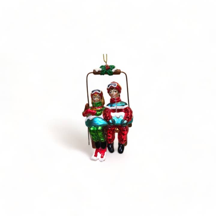 Couple in ski lift 15cm for wholesale by Sereno Marke