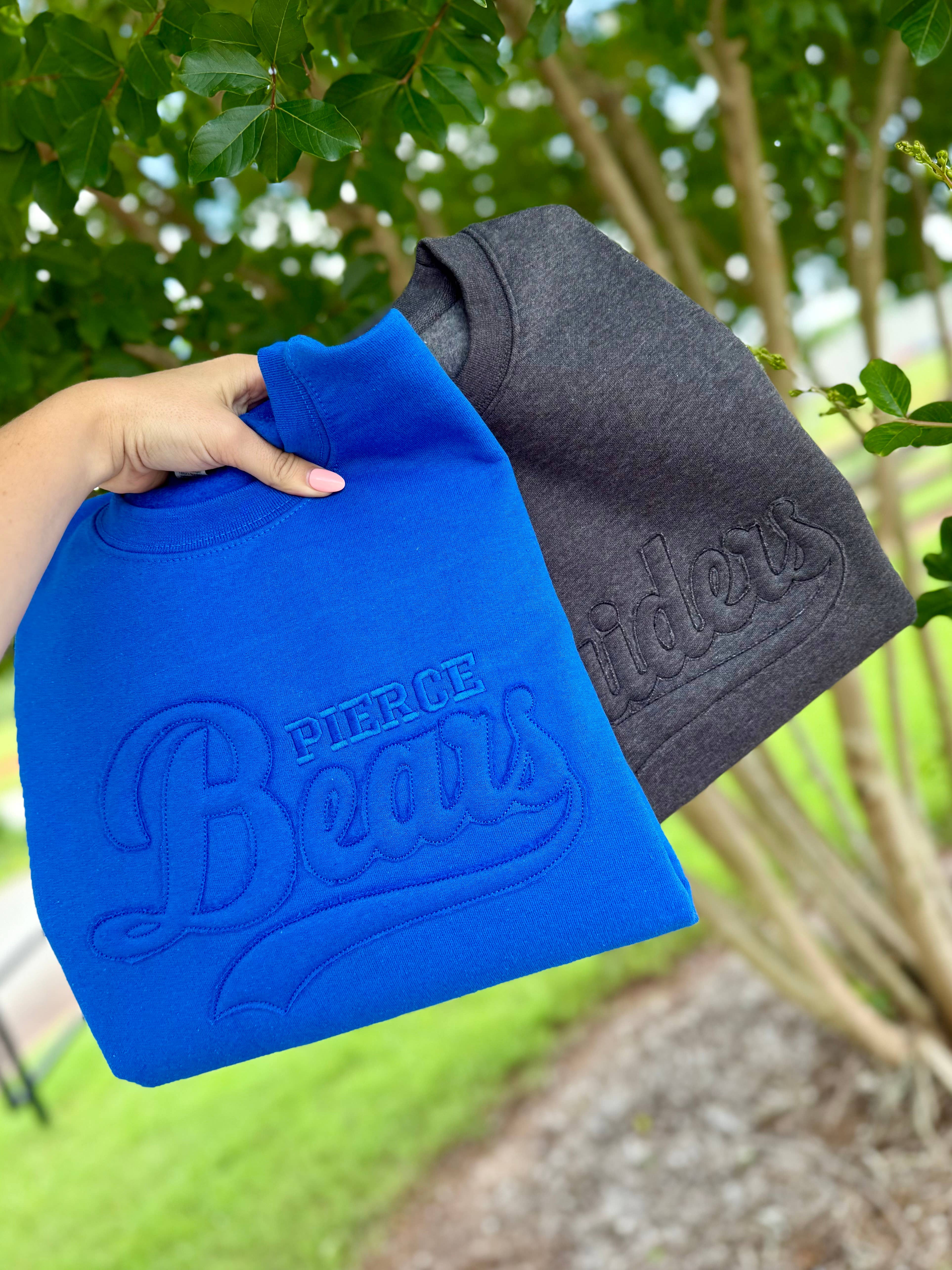 Truelove Apparel - Venta al por mayor Sudadera - Mujer - Sudadera vintage con apliques tono sobre tono para el día del juego2