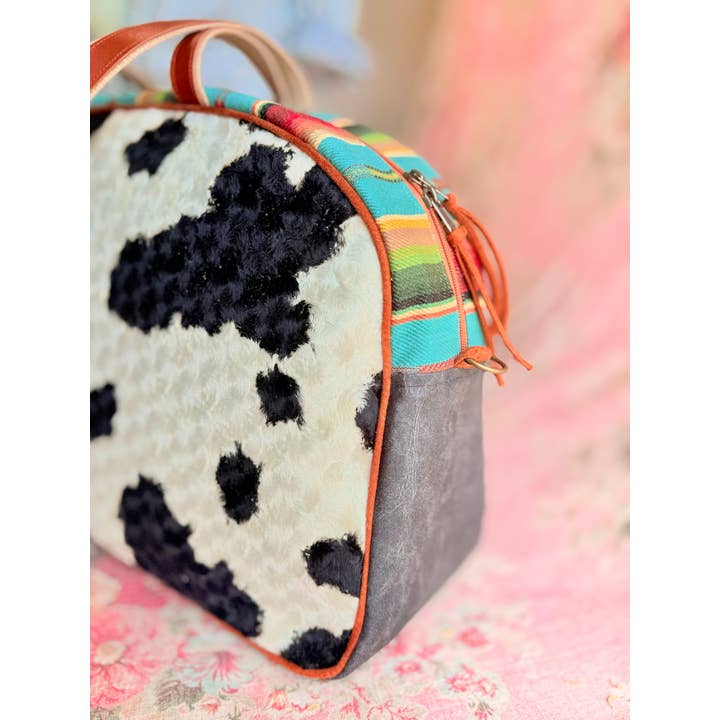 Atenti - Wholesale Weekender bag – women's - Curly Cow Overnighter – Handmade Weekender Bag with Cowhide Texture & Leather Accents7