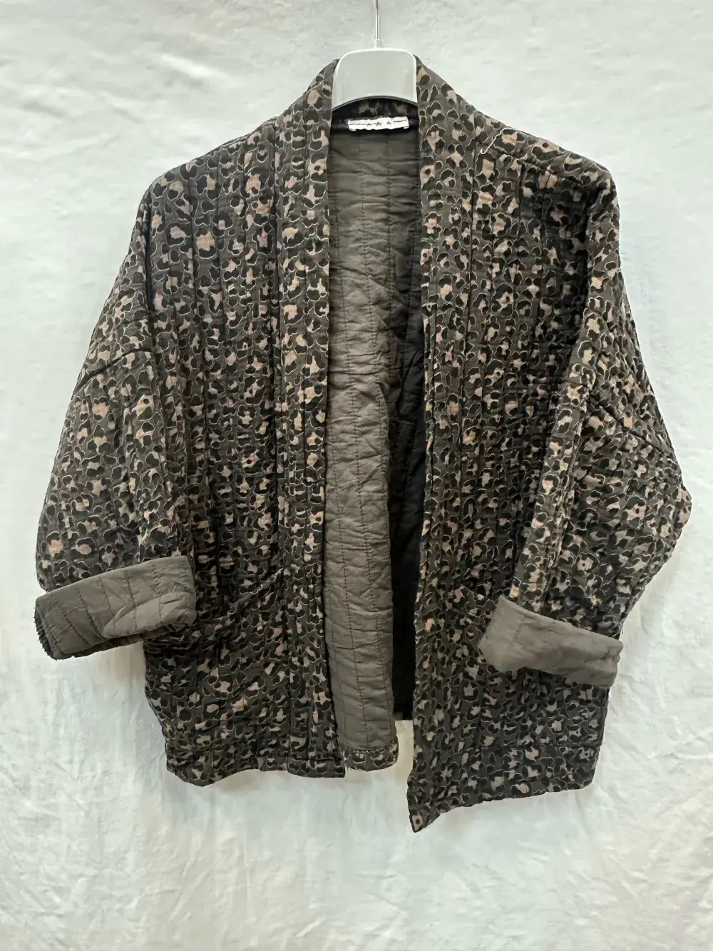 Mimi & Gogo - Vendita all'ingrosso Giacca - Donna - Giacca Trapuntata in Mussola di Cotone con Leopardo @5343_VeLeoMatela3