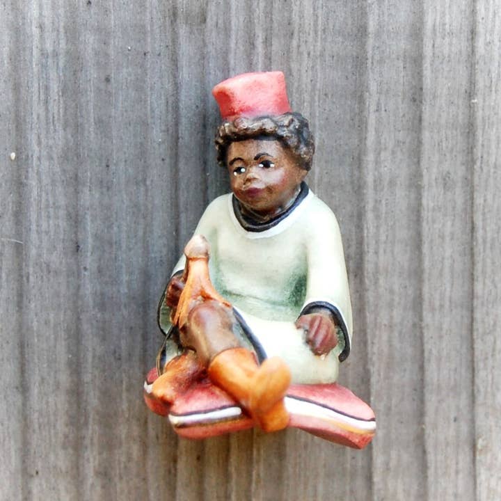 Choralis Wood Art - Wholesale Nativity Scene Decor - Bellboy for Nativity - African1