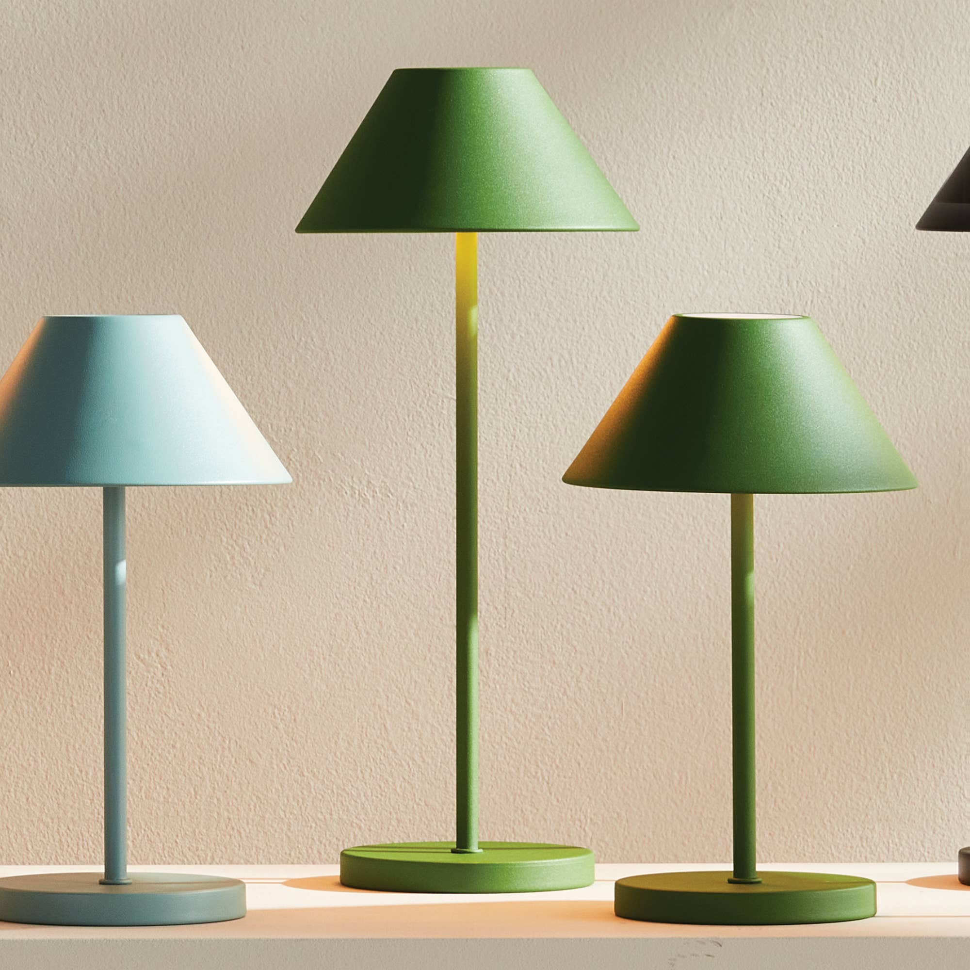 Napa Home & Garden – Candeeiro de secretária/decorativo por atacado – Abajur portátil sem fio LED com cúpula de metal, 35,6 cm, verde2