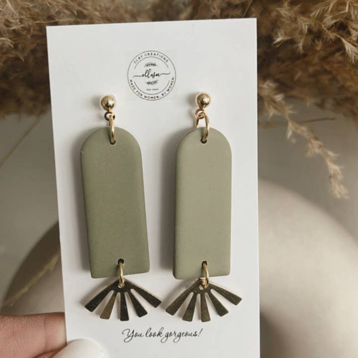 ElleseeWomen - Wholesale Dangle Earrings - Constance Dangles3