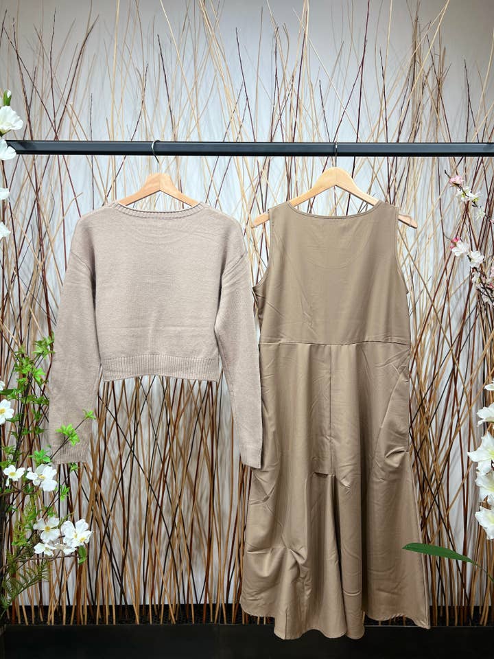 L'Emotion - Vendita all'ingrosso Completo top e gonna - Donna - Set maglione corto con spacco laterale e abito impermeabile su misura1