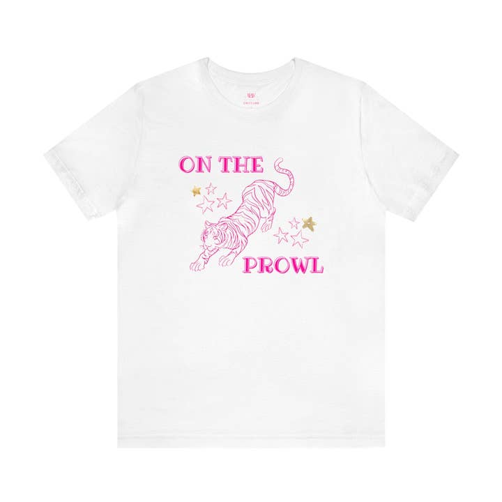 T-shirt unisexe à manches courtes en jersey On the Prowl Pink Tiger pour la vente par Once Upon a Find Couture